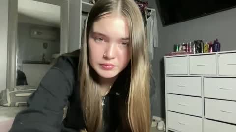 Snapshot of lanelizzie348 chatting on 09-17-25, 02:02 lanelizzie348 online show from 09-17-25, 02:02