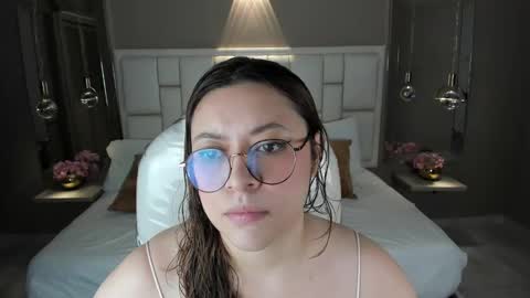 Lanna online show from 12-28-24, 12:03