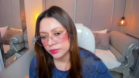 Lanna online show from 11-18-25, 11:47