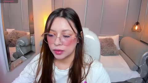 Lanna online show from 11-19-25, 11:43