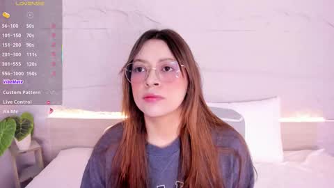 Snapshot of lanna_18_ chatting on 12-20-25, 11:28 Lanna online show from 12-20-25, 11:28