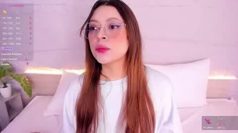 Snapshot of lanna_18_ chatting on 01-07-26, 11:45 Lanna online show from 01-07-26, 11:45