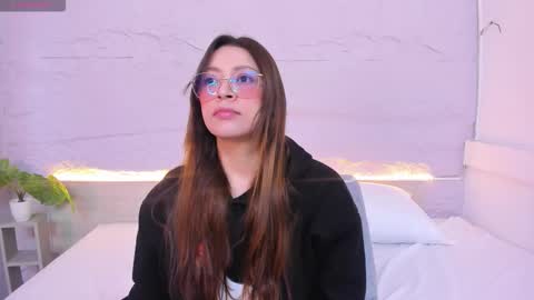 Snapshot of lanna_18_ chatting on 01-15-26, 11:48 Lanna online show from 01-15-26, 11:48