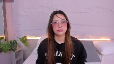 Snapshot of lanna_18_ chatting on 02-21-26, 11:33 Lanna online show from 02-21-26, 11:33