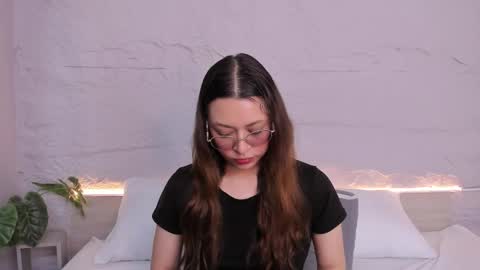 Snapshot of lanna_18_ chatting on 02-28-26, 11:33 Lanna online show from 02-28-26, 11:33