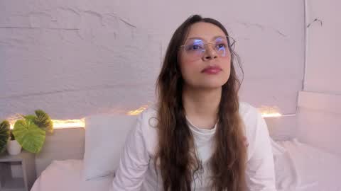 Snapshot of lanna_18_ chatting on 03-20-26, 11:48 Lanna online show from 03-20-26, 11:48