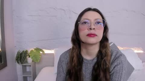 Snapshot of lanna_18_ chatting on 03-27-26, 11:32 Lanna online show from 03-27-26, 11:32