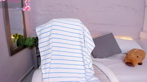 Snapshot of lanna_18_ chatting on 04-11-26, 11:36 Lanna online show from 04-11-26, 11:36