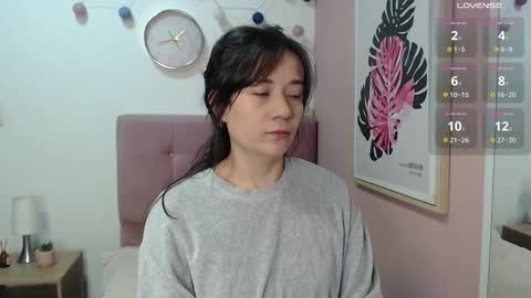 Snapshot of lanna_mills chatting on 10-10-25, 12:59 Lanna online show from 10-10-25, 12:59