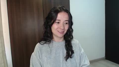 Snapshot of lanna_mills chatting on 11-11-25, 01:44 Lanna online show from 11-11-25, 01:44