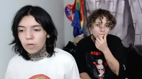 Snapshot of lannie_gonzales chatting on 12-29-24, 08:04 LANNIE online show from 12-29-24, 08:04