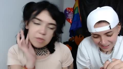 Snapshot of lannie_gonzales chatting on 01-02-25, 01:27 LANNIE online show from 01-02-25, 01:27