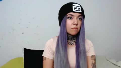 Snapshot of lannie_gonzales chatting on 01-28-25, 02:21 LANNIE online show from 01-28-25, 02:21