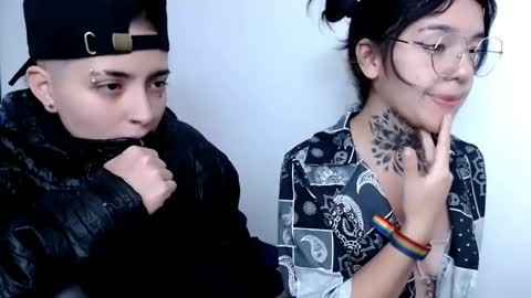 Snapshot of lannie_gonzales chatting on 02-19-25, 02:01 LANNIE online show from 02-19-25, 02:01