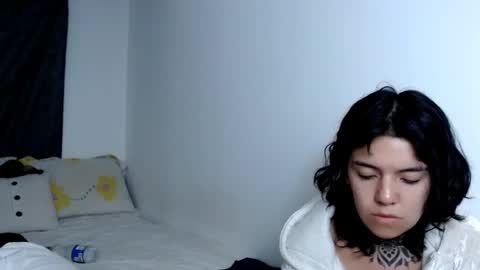 Snapshot of lannie_gonzales chatting on 02-19-25, 11:46 LANNIE online show from 02-19-25, 11:46