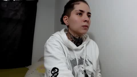 Snapshot of lannie_gonzales chatting on 03-04-25, 09:43 LANNIE online show from 03-04-25, 09:43