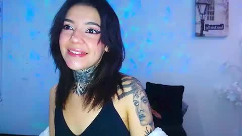 Snapshot of lannie_gonzales chatting on 09-10-25, 03:56 LANNIE online show from 09-10-25, 03:56