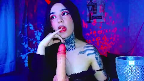 Snapshot of lannie_gonzales chatting on 11-05-25, 11:16 LANNIE online show from 11-05-25, 11:16