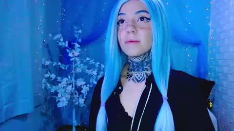 Snapshot of lannie_gonzales chatting on 11-15-25, 05:27 LANNIE online show from 11-15-25, 05:27