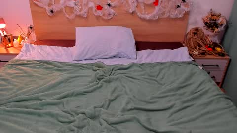 Fandi online show from 10-17-25, 03:58