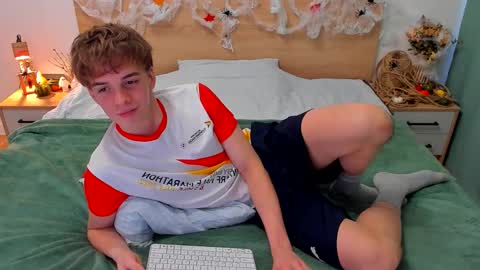 Fandi online show from 10-28-25, 09:57