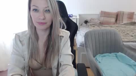 Lara online show from 09-13-25, 11:21