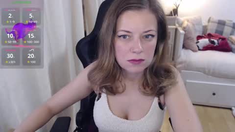 Snapshot of lara_c_rau chatting on 11-30-25, 10:36 Lara online show from 11-30-25, 10:36