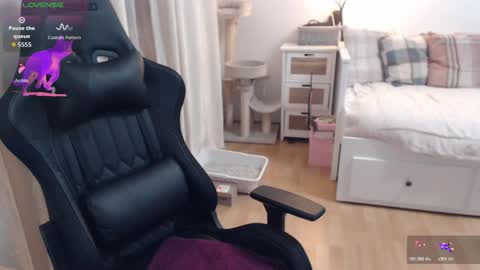 Snapshot of lara_c_rau chatting on 12-03-25, 07:45 Lara online show from 12-03-25, 07:45