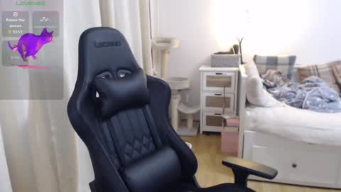 Snapshot of lara_c_rau chatting on 12-04-25, 07:44 Lara online show from 12-04-25, 07:44