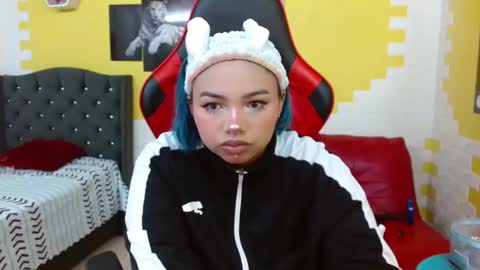 Snapshot of lara_jean23 chatting on 10-22-25, 02:50 Lara online show from 10-22-25, 02:50