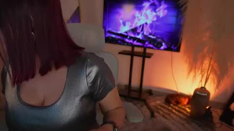 Snapshot of larabaker chatting on 11-09-25, 04:33 Lara online show from 11-09-25, 04:33