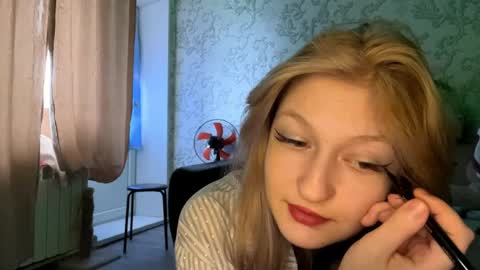 Lily online show from 04-10-26, 09:58