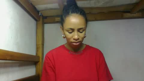 Snapshot of larah98 chatting on 02-18-26, 06:04 larah98 online show from 02-18-26, 06:04