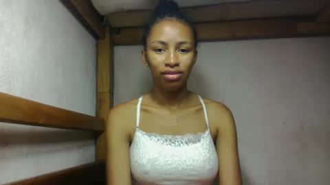 Snapshot of larah98 chatting on 02-24-26, 06:33 larah98 online show from 02-24-26, 06:33
