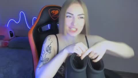 LaraKrein lk online show from 11-21-25, 03:33