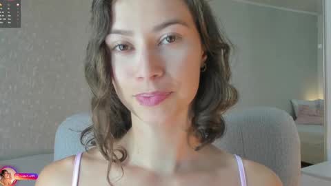 Lara  online show from 09-10-25, 01:44