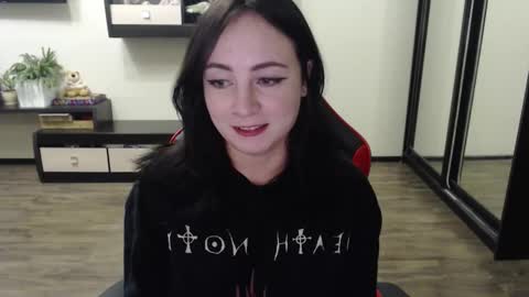 Snapshot of laralianna chatting on 10-04-25, 05:44 Laralianna online show from 10-04-25, 05:44