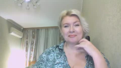 Snapshot of laramrs chatting on 10-23-25, 04:50 laramrs online show from 10-23-25, 04:50