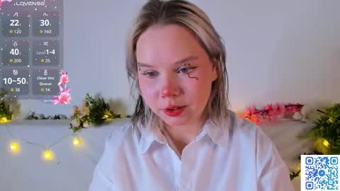 Snapshot of large_ocean chatting on 11-01-25, 01:29 Rose online show from 11-01-25, 01:29