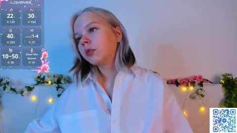 Snapshot of large_ocean chatting on 11-30-25, 02:26 Rose online show from 11-30-25, 02:26