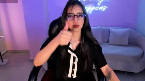 Larisa Smirnov online show from 10-14-25, 03:40