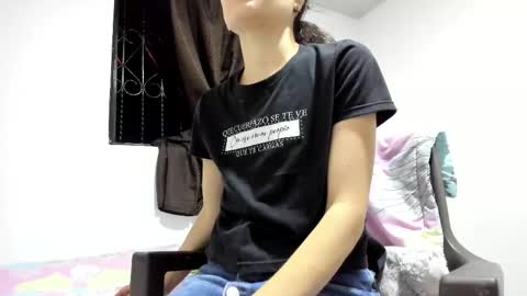 Snapshot of larissalol chatting on 10-26-25, 11:09 larissalol online show from 10-26-25, 11:09