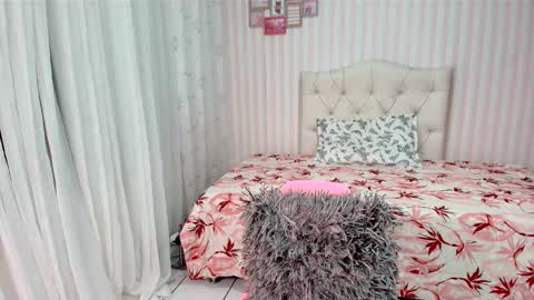 Larissas online show from 03-12-25, 08:10