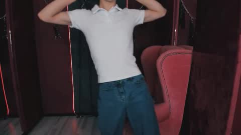 Snapshot of larry_project chatting on 11-01-25, 02:02 Larry online show from 11-01-25, 02:02