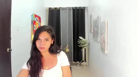 Snapshot of lartvier69xxx chatting on 01-05-26, 05:27 larth online show from 01-05-26, 05:27