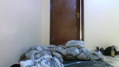 Snapshot of last_barbie chatting on 11-19-25, 12:38 Last barbie online show from 11-19-25, 12:38