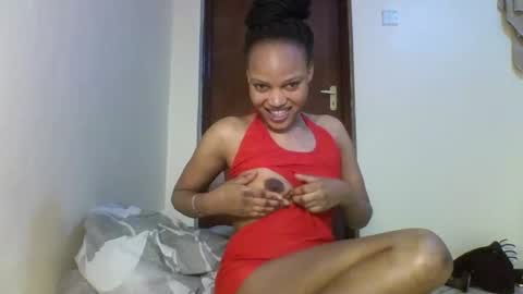 Snapshot of last_barbie chatting on 11-23-25, 12:32 Last barbie online show from 11-23-25, 12:32