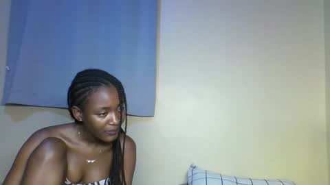 Snapshot of last_barbie chatting on 12-17-25, 12:38 Last barbie online show from 12-17-25, 12:38