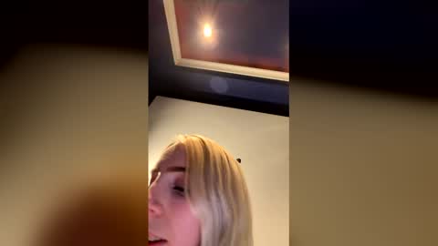 Roxy blue online show from 02-16-26, 06:31