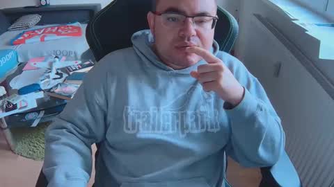 latexboy893 online show from 11-12-25, 01:00